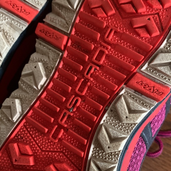 Brooks Cascadia 9 Trail Running Shoes Raspberry Pink and Purple Size 9.5 - Picture 6 of 11